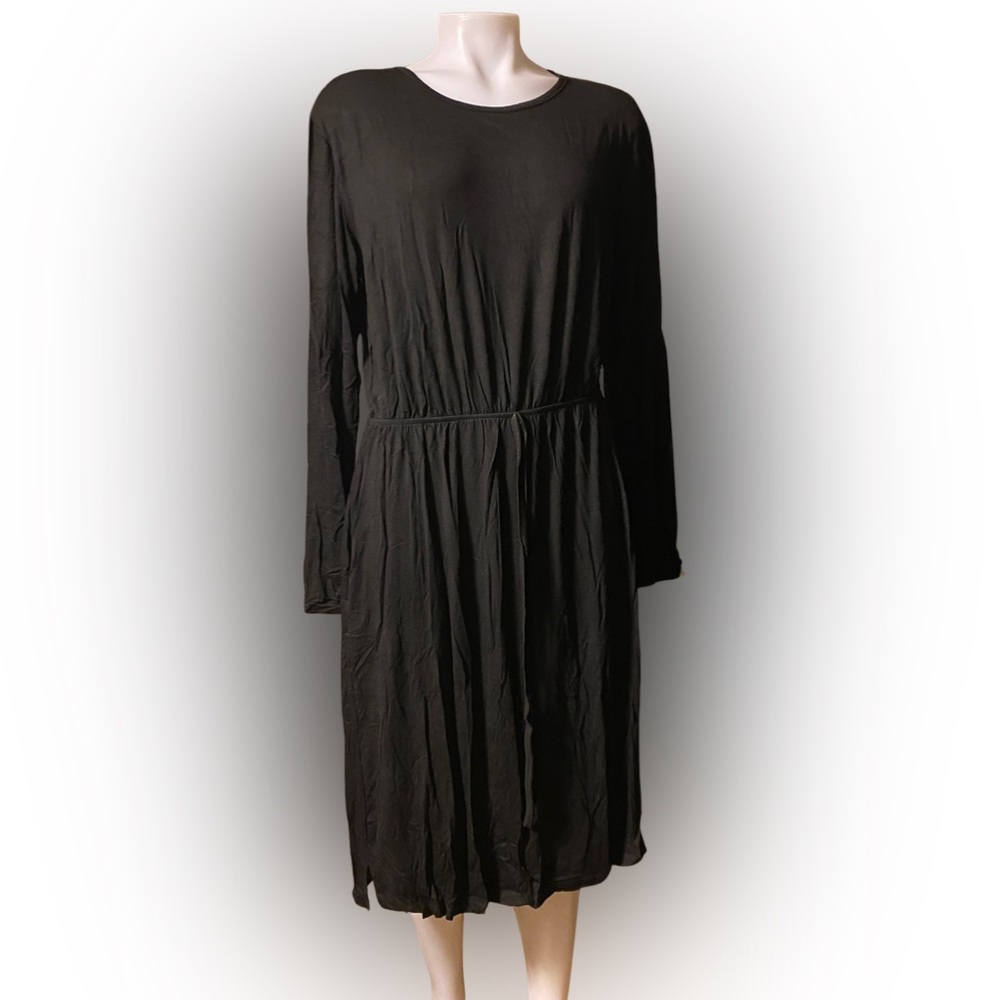 Woman’s knee length jersey dress
